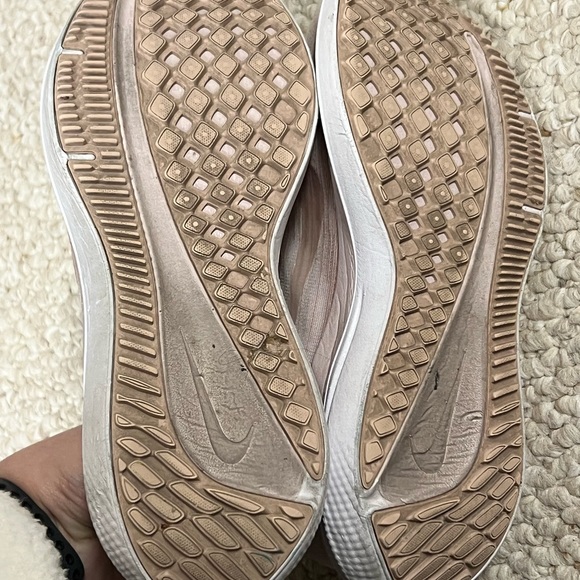 Women’s Nike winflo running shoes - Picture 4 of 4